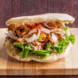 Kebeb con tiras de pollo 