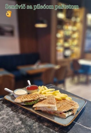 Sendvič sa pilećom paštom