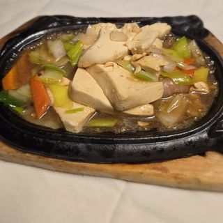 121 Tou fu con verdure saltate alla piastra