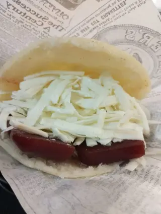 Arepa Asada Tradicional Con Guayaba