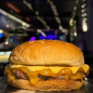 Single Cheeseburger