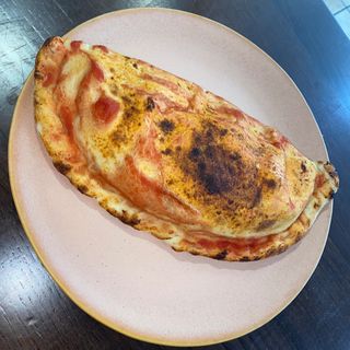 Calzone Boloñesa