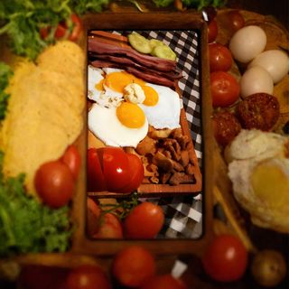 Jaja na oko sa slaninom