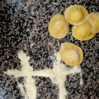 Ravioli ricotta e pomodoro
