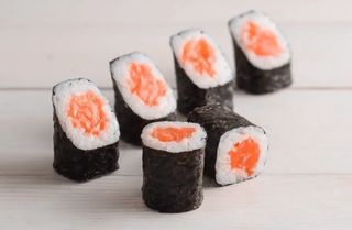 Макі з лососем (170г/8шт)