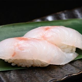 22. Nigiri branzino