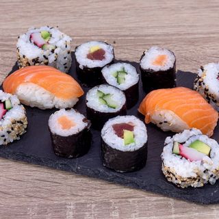 COMBO  SUSHI