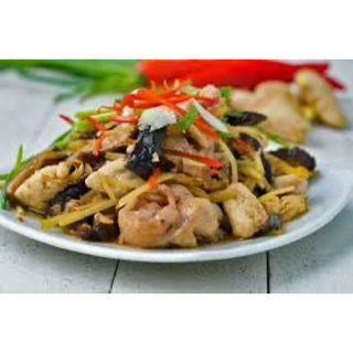 29. Wok Pad Khing