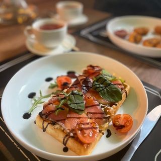 Гофра з лососем