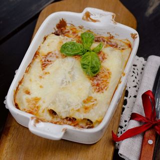 Запечені канелоні з рваною яловичиною (300г)