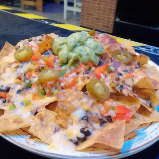 Nachos con chili y carne