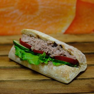 Чабата с риба тон и маслинена паста