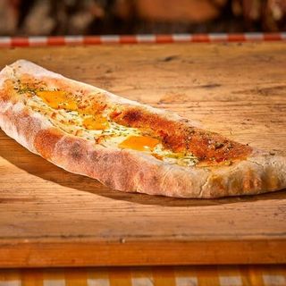 Pizza calzone (Pequeña)