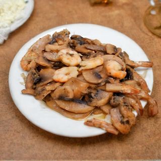 Champiñones Con Gambas