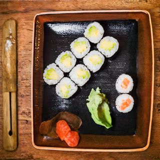 Avocado maki (8 piezas)