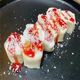 ტკბილი როლი სეზონური ხილით