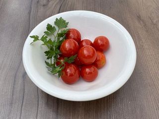 Мариновані помідори чері по власному рецепті 100г