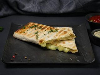 Сулугуні в лаваші (1 шт (200г))