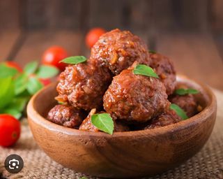 Albóndigas Con Tomate