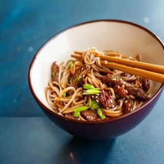 Yakisoba Con Ternera Y Salsa De Soja