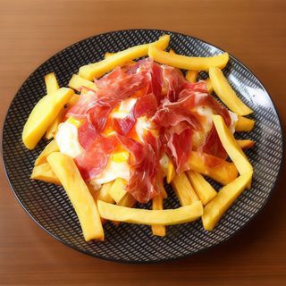 Huevos Rotos Con Patatas, Jamón Ibérico