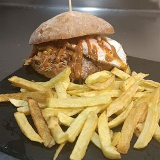 HAMBURGUESA PULLED PORK ESPECIAL