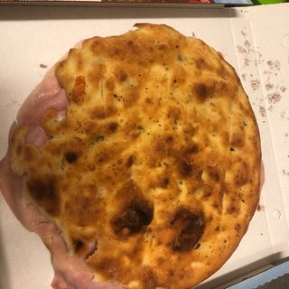 Focaccia cotto stracchino e rucola 