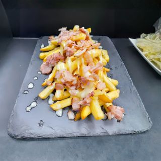 Patatas Bacon Cheese