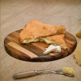 ნახევრად ფენოვანი ხაჭაპური