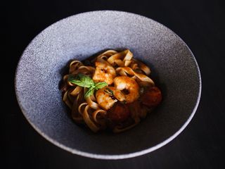 Паста з креветками в томатному соусі (400г)