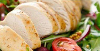 Tagliata di pollo con insalata e teriyaki