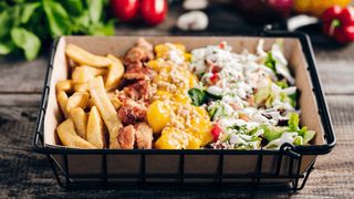 Danie z frytkami "Orzeszkura"