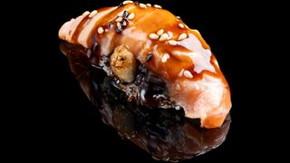 Nigiri Salmón Negro (2 Piezas)