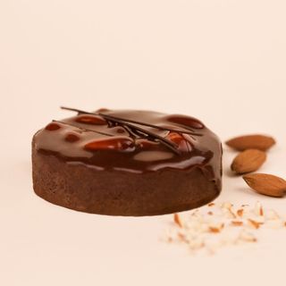 Шоколадний тарт з карамеллю і мигдалем (110г)