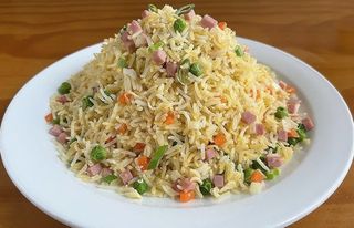 Arroz tres delicias (1 ración)