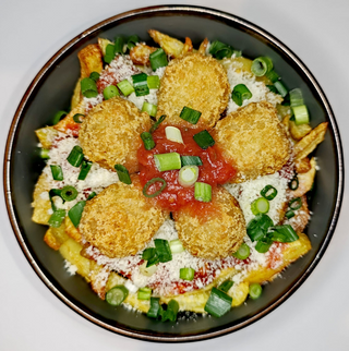 Bol Chifteluțe Picante Cașcaval cu Sos Roșu