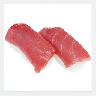 41. Nigiri atún (2 uds.)