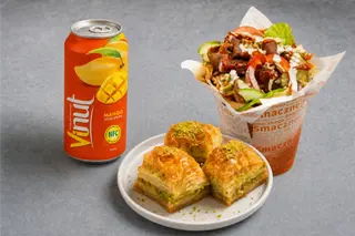 Zarin Kebab Special Box + Napój Mango 330 ml + Baklava