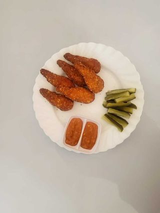 Goujon din piept de pui