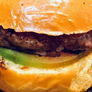 Hamburguesa Con Vacuno Y Huevo