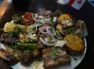 Шашлик на компанію