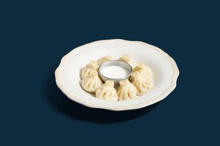 Мини-хинкали с цыплёнком и сметаной