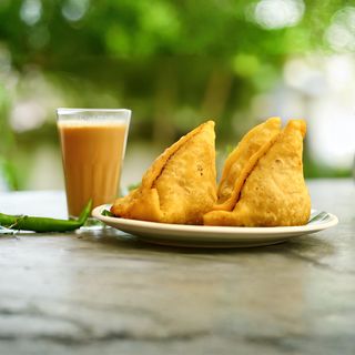 Chicken Samosa (pair)