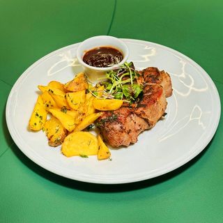 Стейк зі свинячої шиї