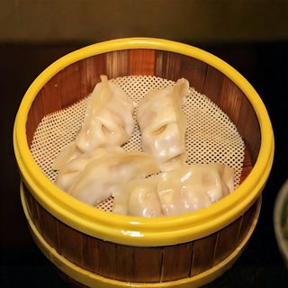 A38. Ravioli pollo e funghi nero*