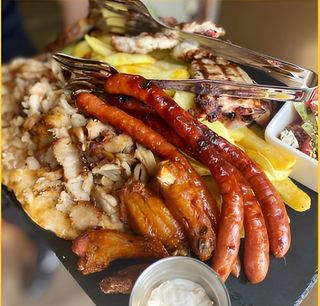 Platou grecesc recomandat pentru 4 persoane