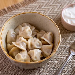 Пельмені з телятиною та сметаною 