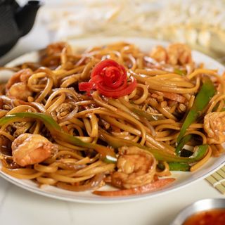 Tallarines Fritos con Gambas