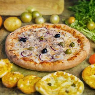 Pizza Tonno