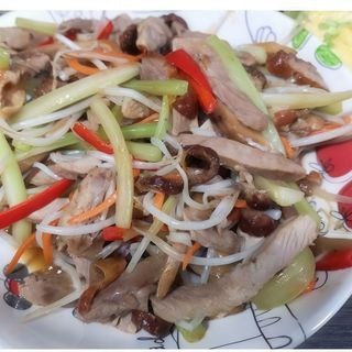 23.- Chop Suey De Ternera